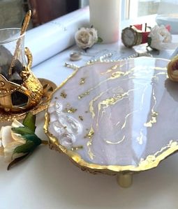 Handcrafted Marble Texture Resin Tray in Soft Pink and Gold. Gift for her.Vanity Tray. Decorative Tray,Jewelry Tray with legs.Christmas Gift