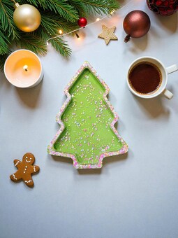 Christmas tree shaped tray, Trinket tray, Epoxy tree, Xmas candy dish, Glitter resin, Unique Xmas decor, Gifts for friend, Jewelry dish