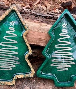 Green Resin Christmas Tree Tray | Gold Leaf Holiday Dish | Handmade Resin Décor | Christmas Gift | Festive Trinket Tray