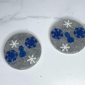 Resin painted christmas snowflake coasters, Christmas decor, Holiday entertaining, Holiday gift, candy cane decor, ceramic coaster set.